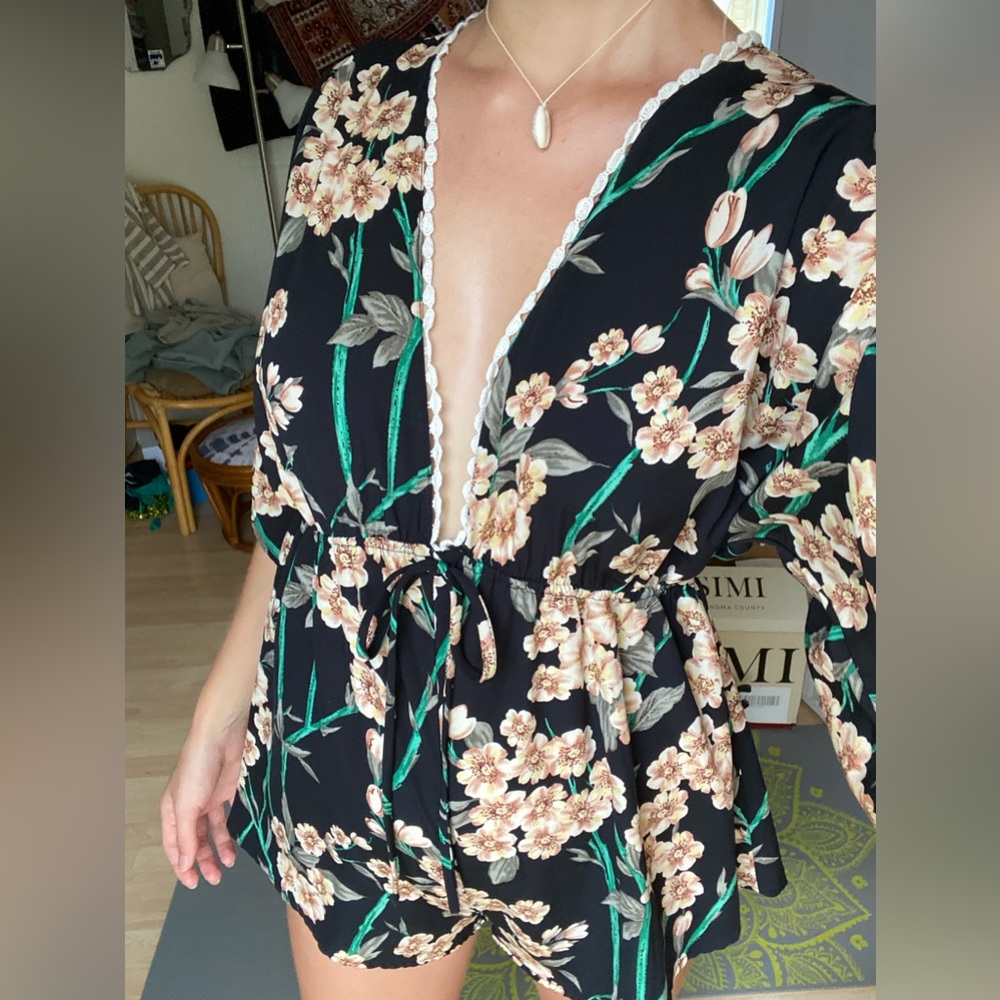 Forever 21 longsleeve romper M